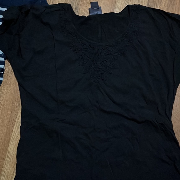 Maternity t-shirts.  Coral & grey striped shirt is a Large but all fit the same. - Picture 6 of 7